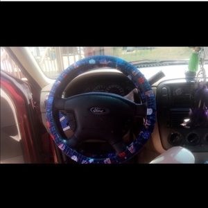Steering wheel cover