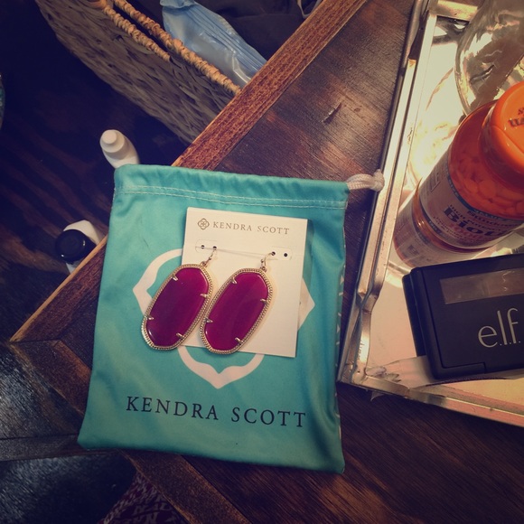 Kendra Scott earrings NWT absolutely NO LOWBALLING