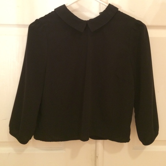 Black 3/4 sleeve Peter Pan collar blouse