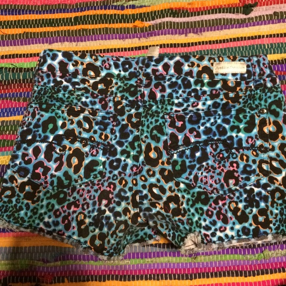 Shorts - Picture 2 of 2