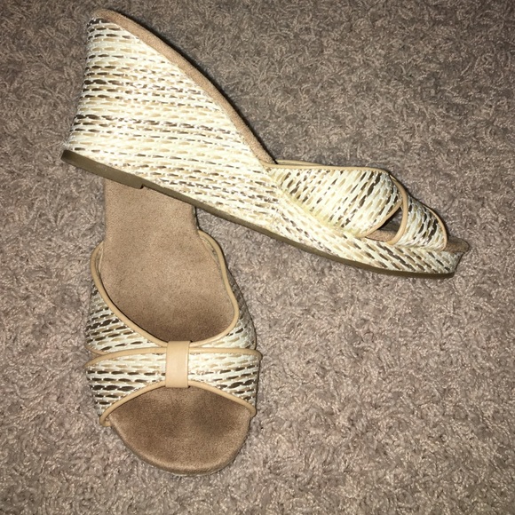 Casual wedges