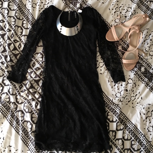 H&M Divided body con lace dress