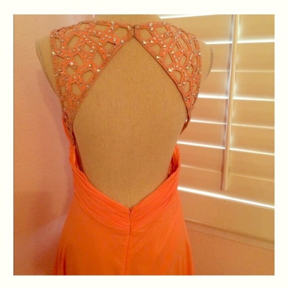 Bloomingdales 🎀 Peach Gown
