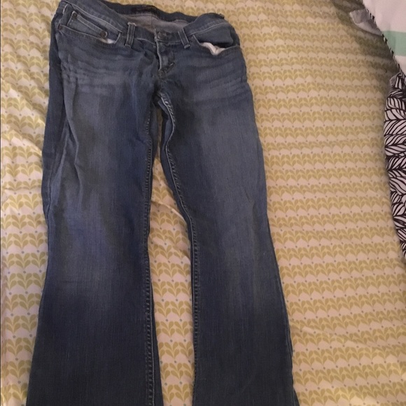 524 Levi too super low 9m