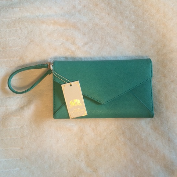Urban Expressions Handbags - NEW Urban Expressions clutch purse