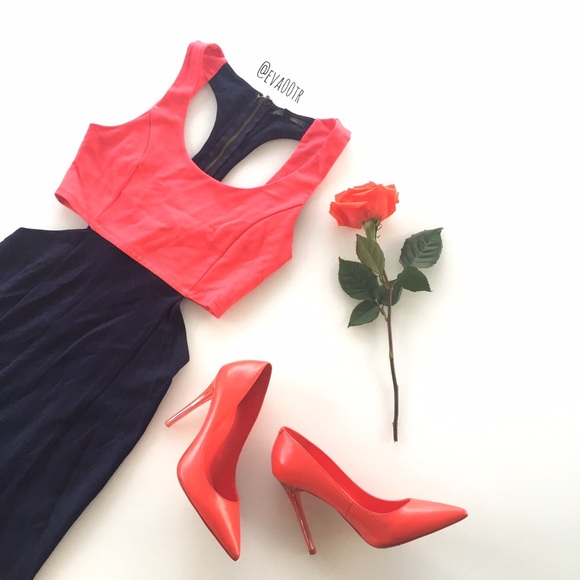 Colorblock dress with cutouts