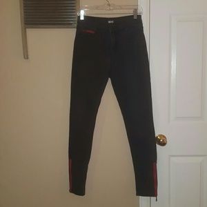 BDG HIGH-WAISTED BLACK JEANS