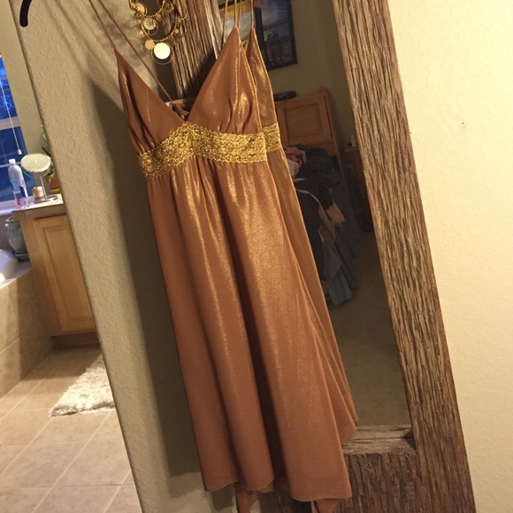 Beautiful Charlotte Russe size S gold dress✨