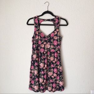 🌟F21 Floral Cutout Dress🌟