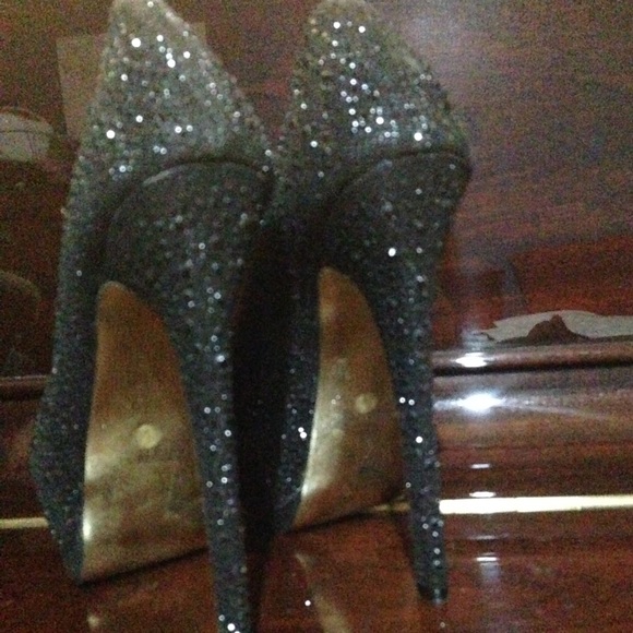 Gorgeous platform crystal heels!! - Picture 4 of 4