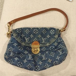 Love this bag perfect to go out