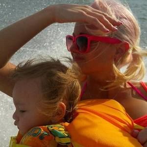 Meet your Posher, Cassandra