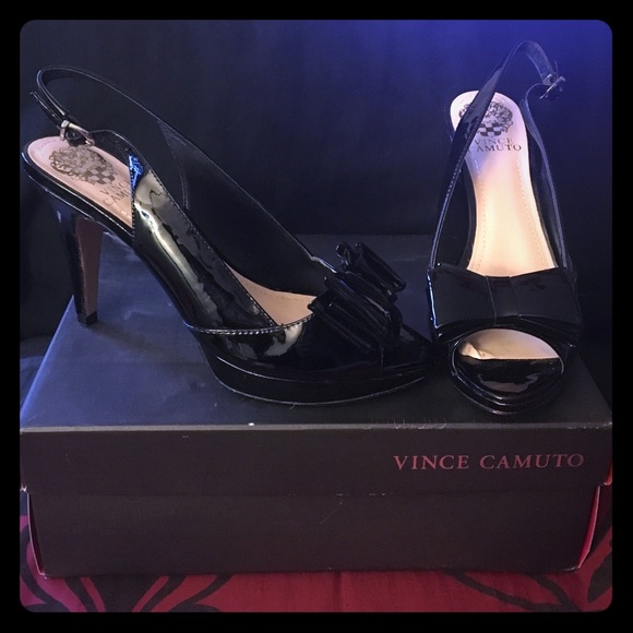 Vince Camuto bow pumps