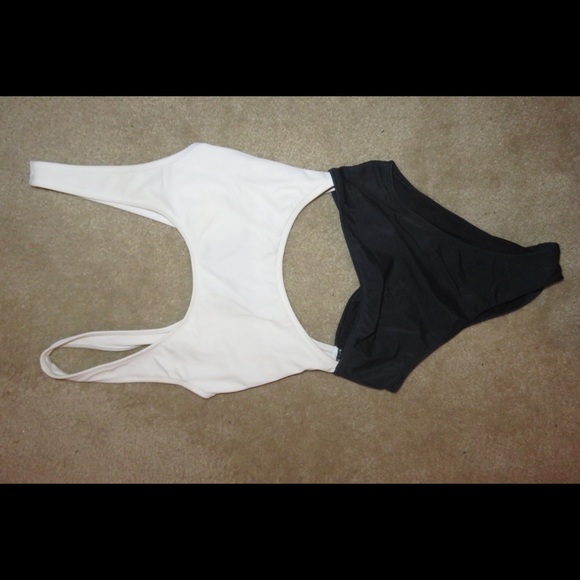 Kendall & Kylie swim suit worn once