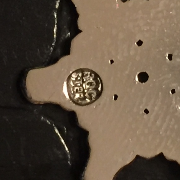 🎄Silver snowflake❄️CHRISTMAS IS ON ITS WAY!⛄️🎄 - Picture 3 of 3