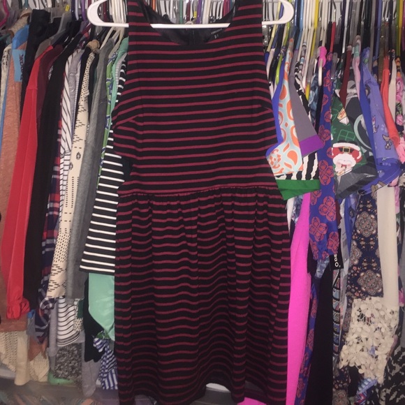 Forever 21 Dresses & Skirts - Black and garnet striped dress