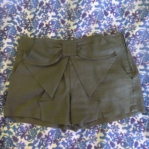 Grey bow shorts
