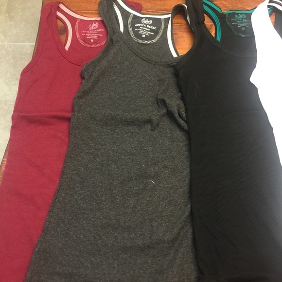 Set of 6 ribbed tanks brand new sold - Picture 3 of 4