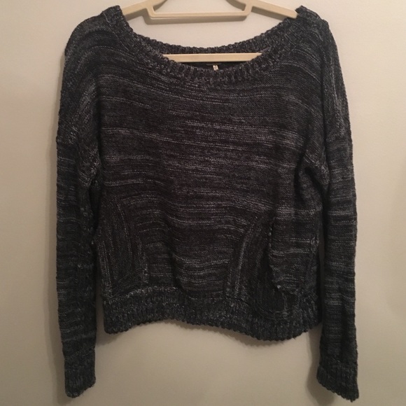 FREE PEOPLE XS SWEATER