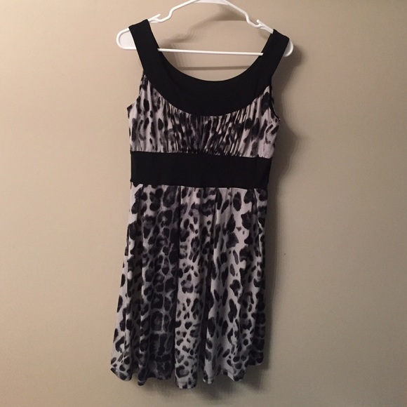 Ronni Nicole size 6 dress