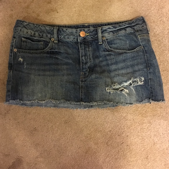 Distressed denim mini