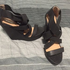 Chinese Laundry Wedges