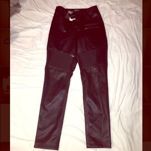 Black leather skinny pants