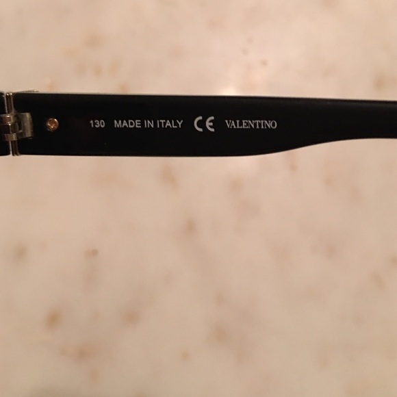 Valentino Rockstud Sunnies - Picture 4 of 6