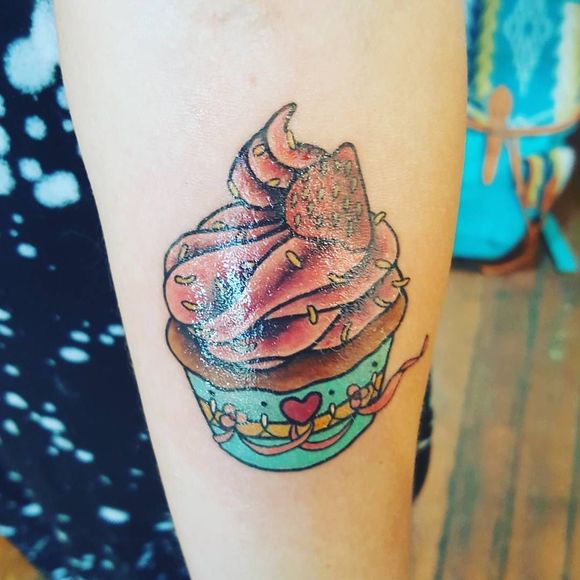 Meet your Posher, Melissa - Picture 2 of 2