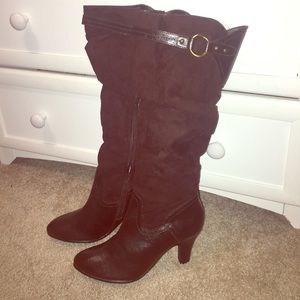 Knee high brown Aerosoles boots