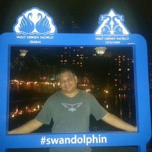 Meet your Posher, Romulo