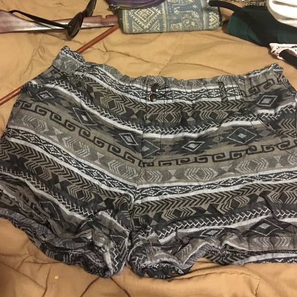 Maurice's printed shorts size 9/10
