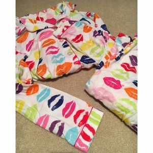 Victoria's Secret lipstick kiss pajamas pjs