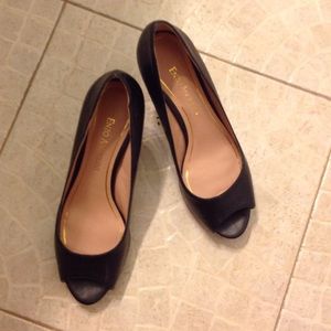 Enzo Anglioni heels- look brand new!