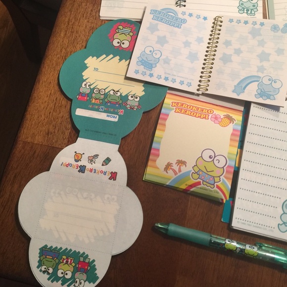 💜Bundle @malulo68💜Sanrio Keroppi Note Pad Bundle - Picture 4 of 4
