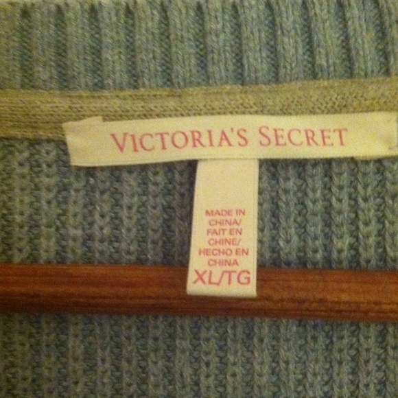 Victoria secret sweater - Picture 2 of 2