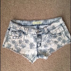 Almost Famous palm tree shorts