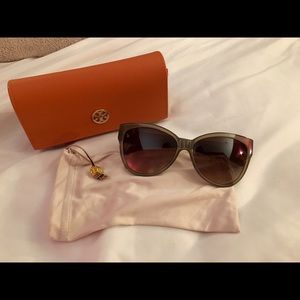 Tory Burch grey/green large cat eye sunglasses