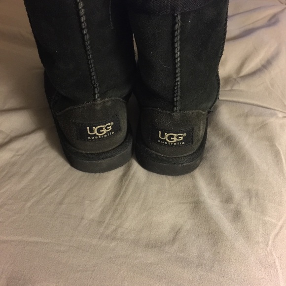 Black UGG boots - Picture 1 of 4