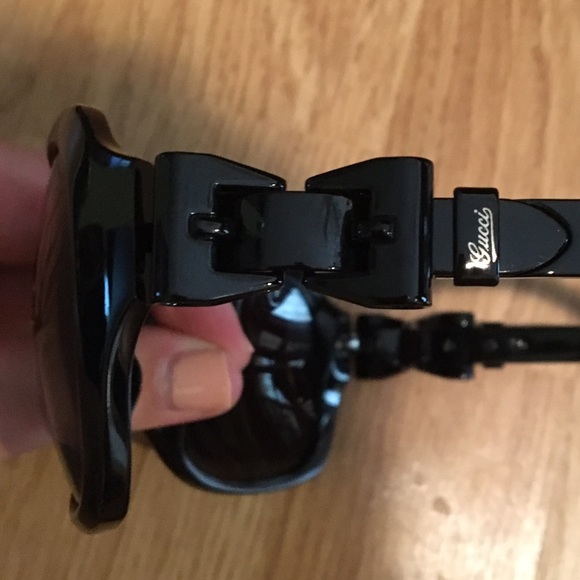Gucci bow sunglasses authentic black