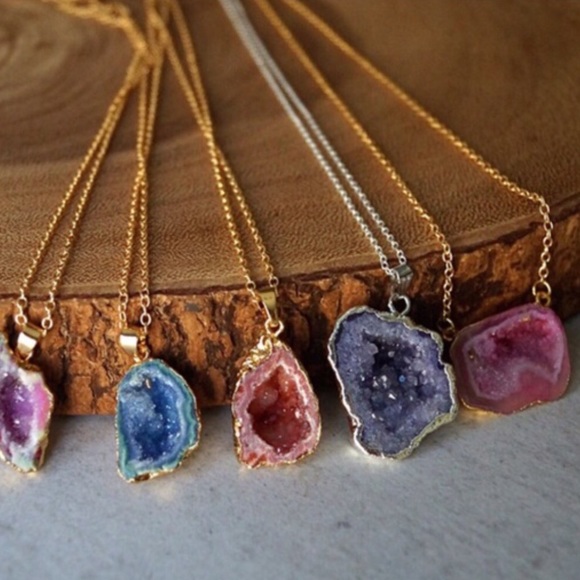 Sale! HP 11/26'Druzy Pendant Necklace in Silver - Picture 2 of 4