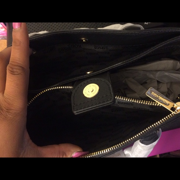 (SOLD) Michael kors black satchel - Picture 2 of 4