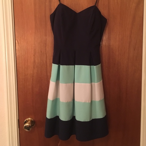 Dresses & Skirts - Beautiful navy white and teal colored dress