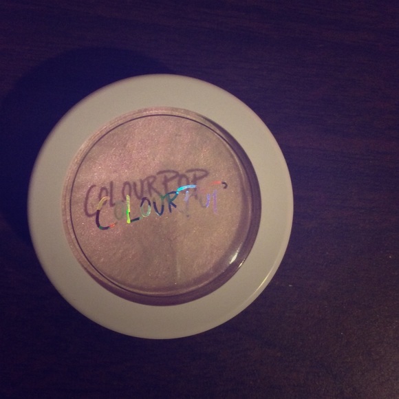 Colourpop highlighter (pink chrome effect)