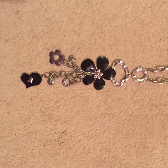 Long silver and black necklaces. - Picture 2 of 2