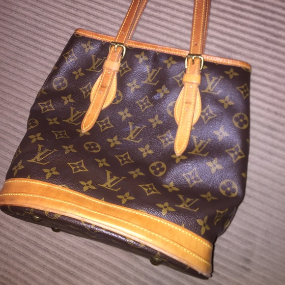 Louis Vuitton purse
