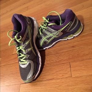 Size 10 Asics Gel Kayano