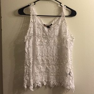 Beautiful complete lace tank!