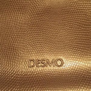 Desmo purse
