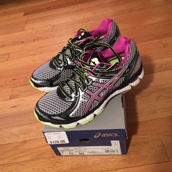 Size 10 Asics GT-2000